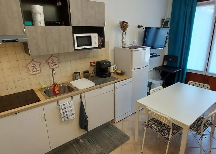 La Casa Delle Camelie ستريزا